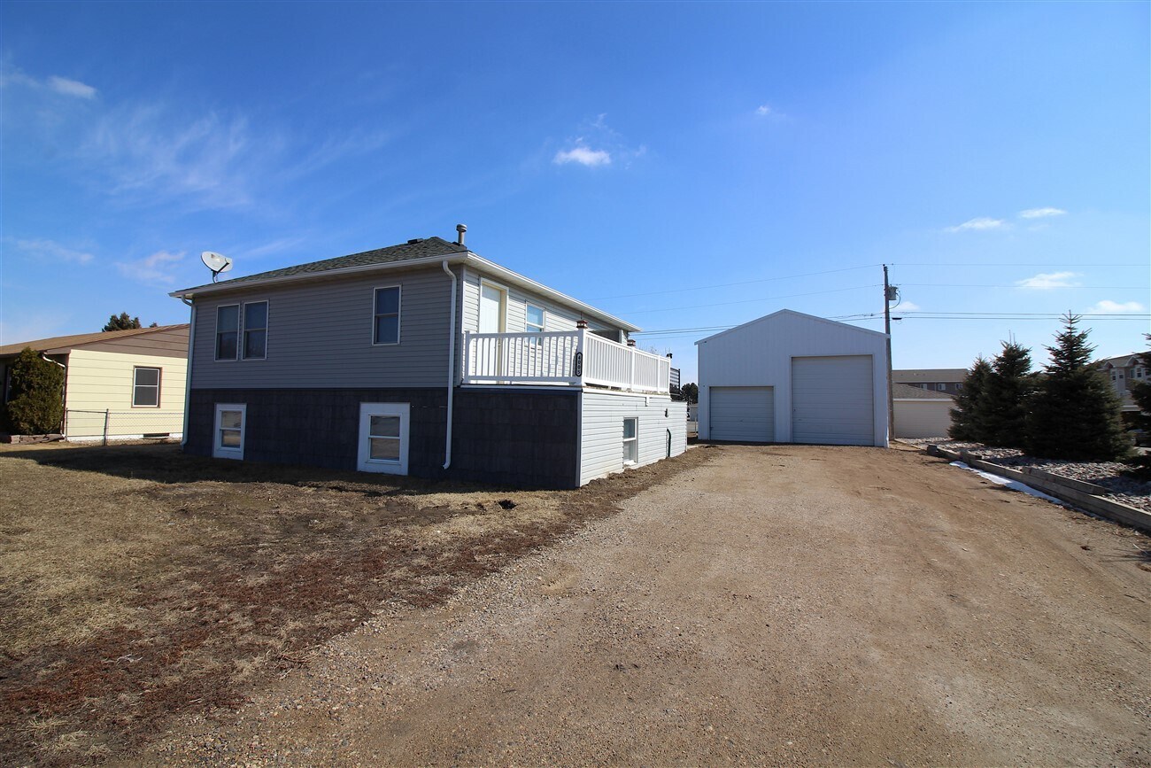 4005 Main St S, Minot, ND 58701