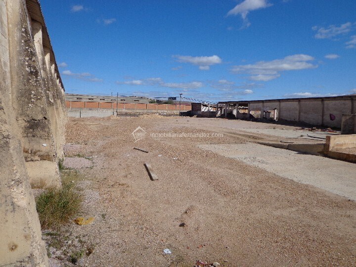 Land in Cáceres for sale Building Photo- Image 1 of 7