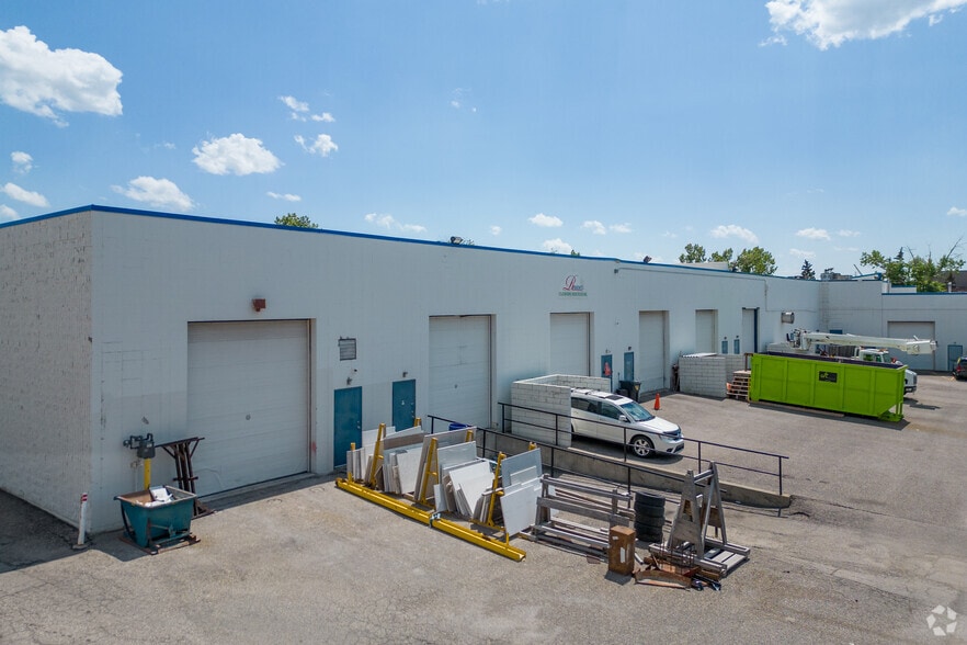 1530 27th Ave NE, Calgary, AB for lease - Building Photo - Image 3 of 13
