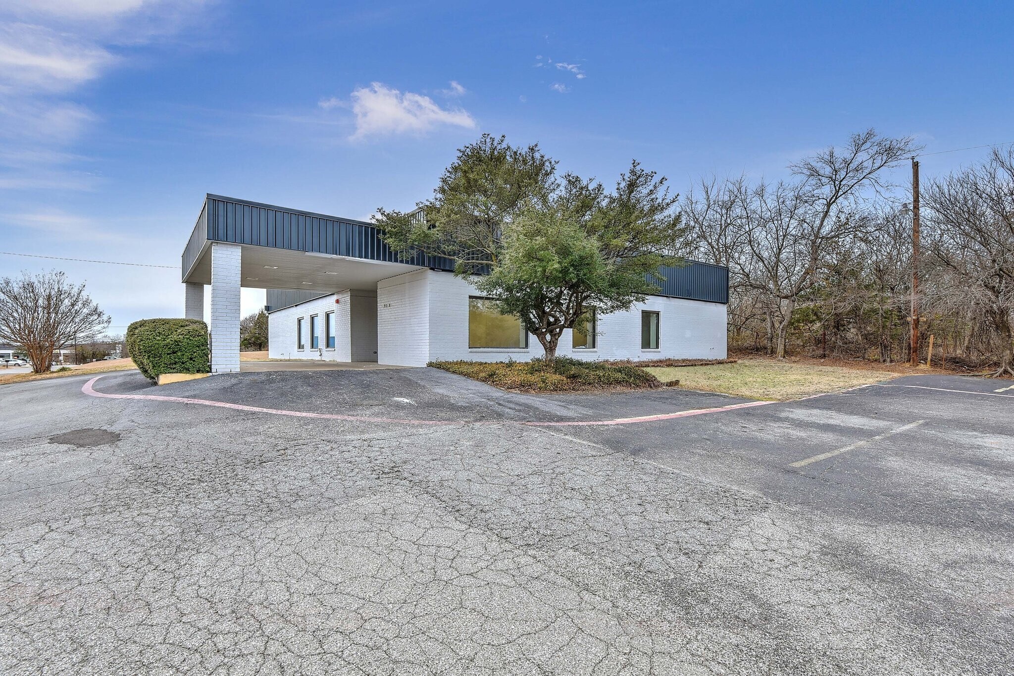 913 Cottonwood Dr, Sherman, TX 75090 Office for Sale