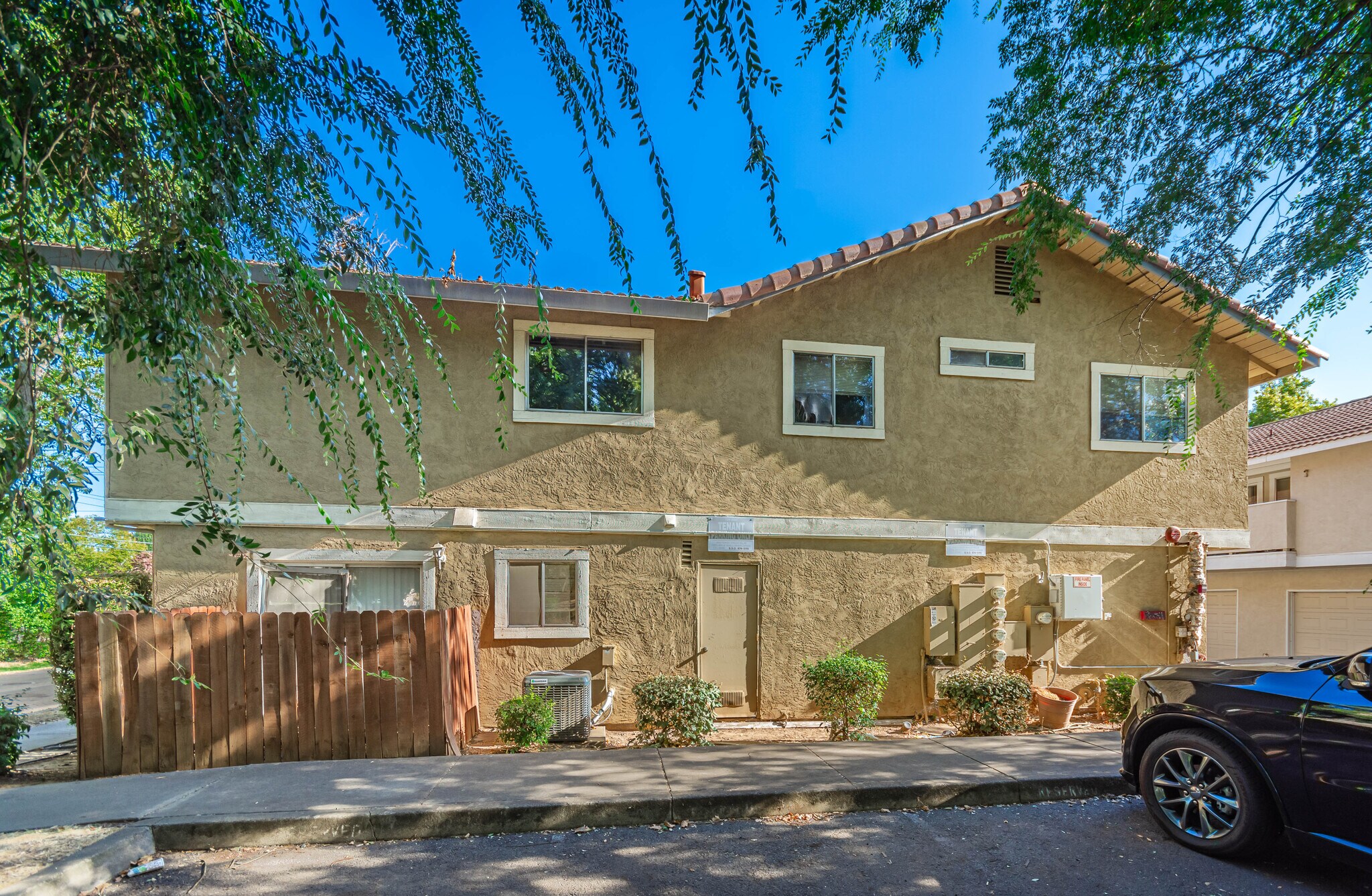 5720 Engle Rd, Carmichael, CA 95608