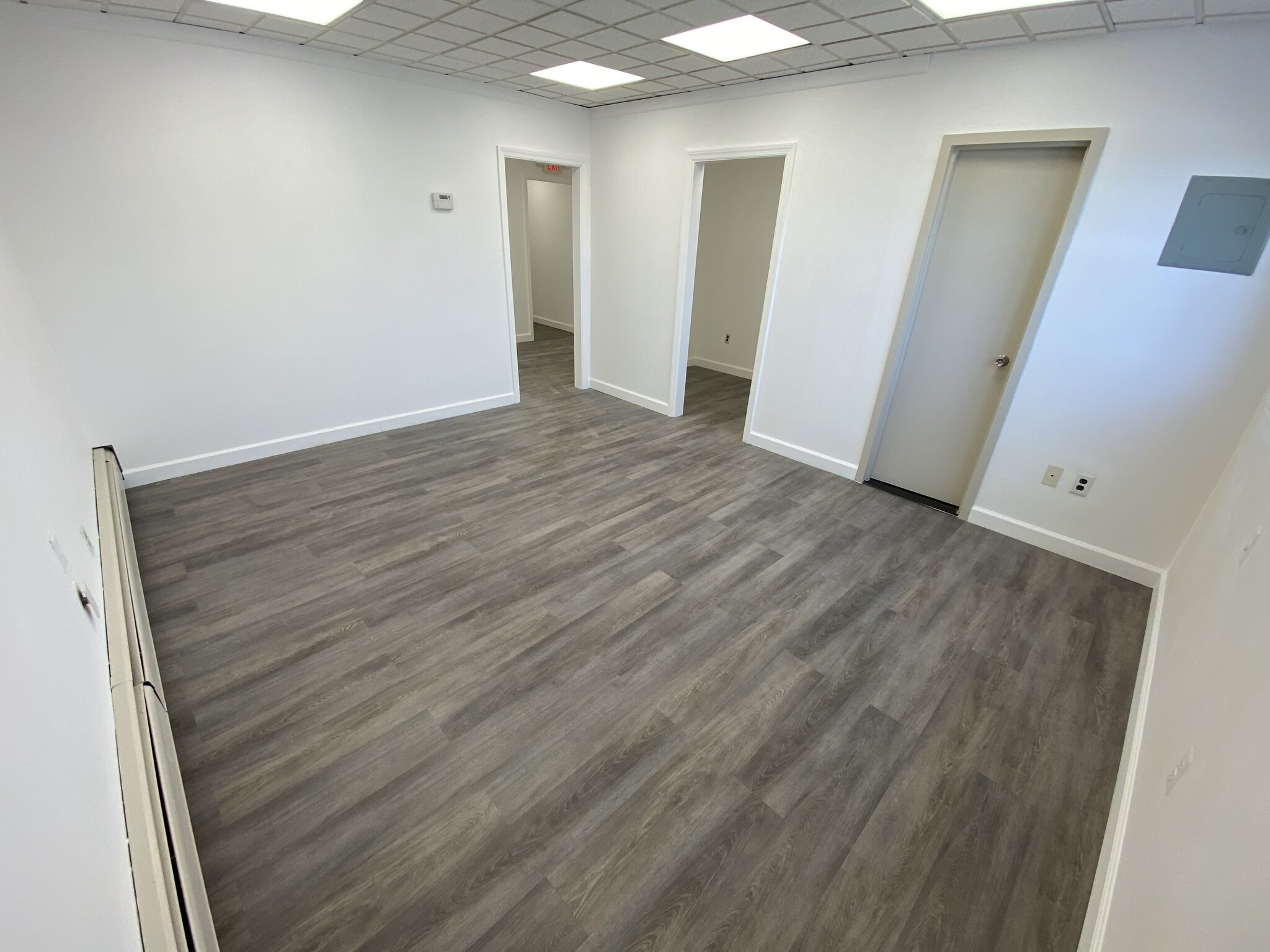 61 Lincoln Hwy, Kearny, NJ for lease Interior Photo- Image 1 of 4