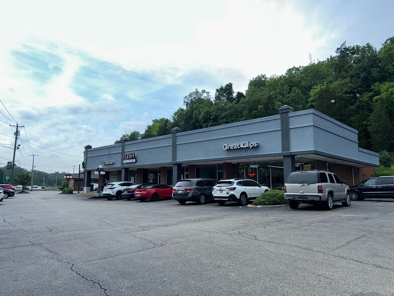 5194-5208 Beechmont Ave, Cincinnati, OH for lease - Building Photo - Image 3 of 4