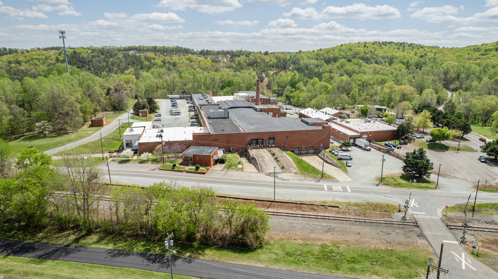 437 Dimmocks Mill Rd, Hillsborough, NC for lease Primary Photo- Image 1 of 4