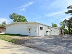 3938 Runway Rd, Memphis, TN for lease Building Photo- Image 1 of 15