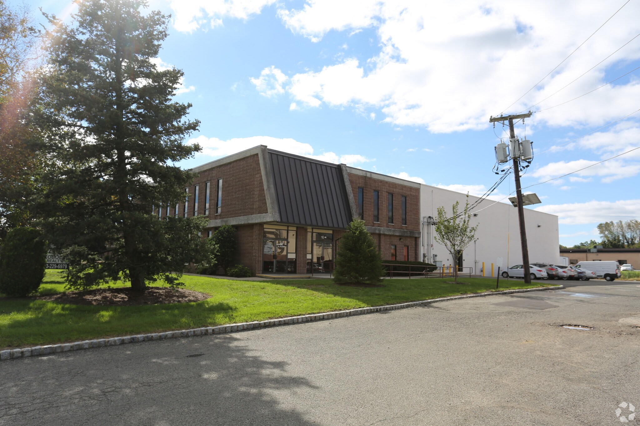 12-18 Gloria Ln, Fairfield, NJ for sale Primary Photo- Image 1 of 1