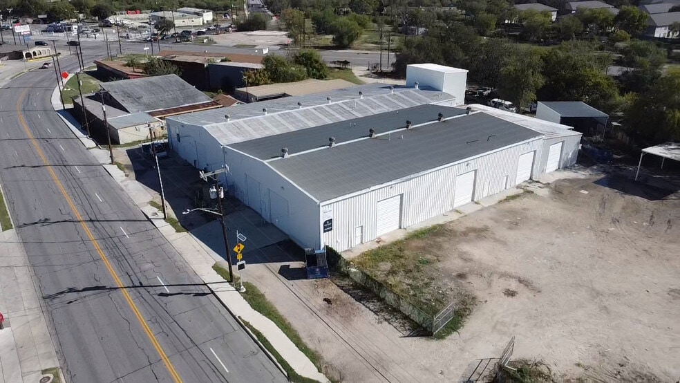 2833 Roosevelt Ave, San Antonio, TX for lease - Building Photo - Image 2 of 57