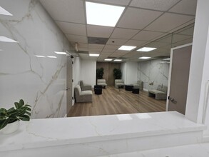 9025 Wilshire Blvd, Beverly Hills, CA for lease Interior Photo- Image 2 of 9