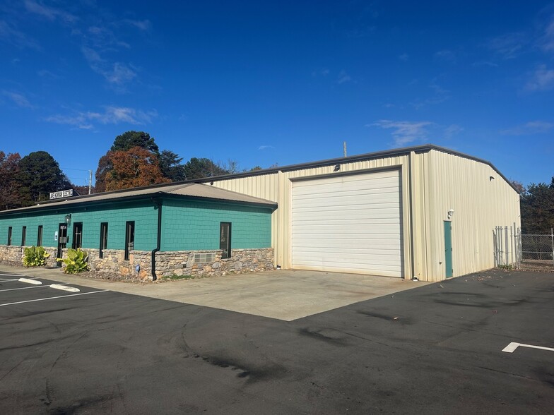 6975 Campground Rd, Denver, NC for lease - Building Photo - Image 2 of 6