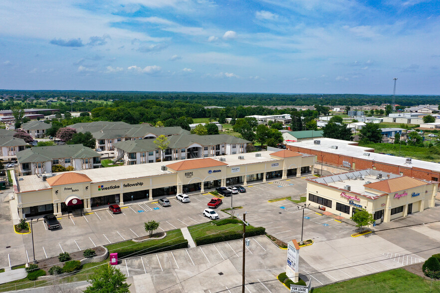 19786 Highway 105 W, Montgomery, TX for lease - Building Photo - Image 3 of 10