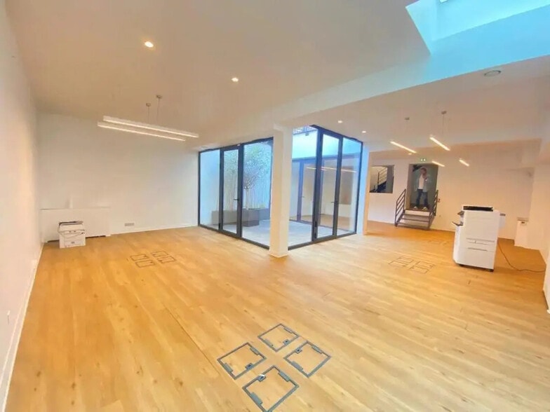 Office in Boulogne-Billancourt for lease - Building Photo - Image 2 of 6