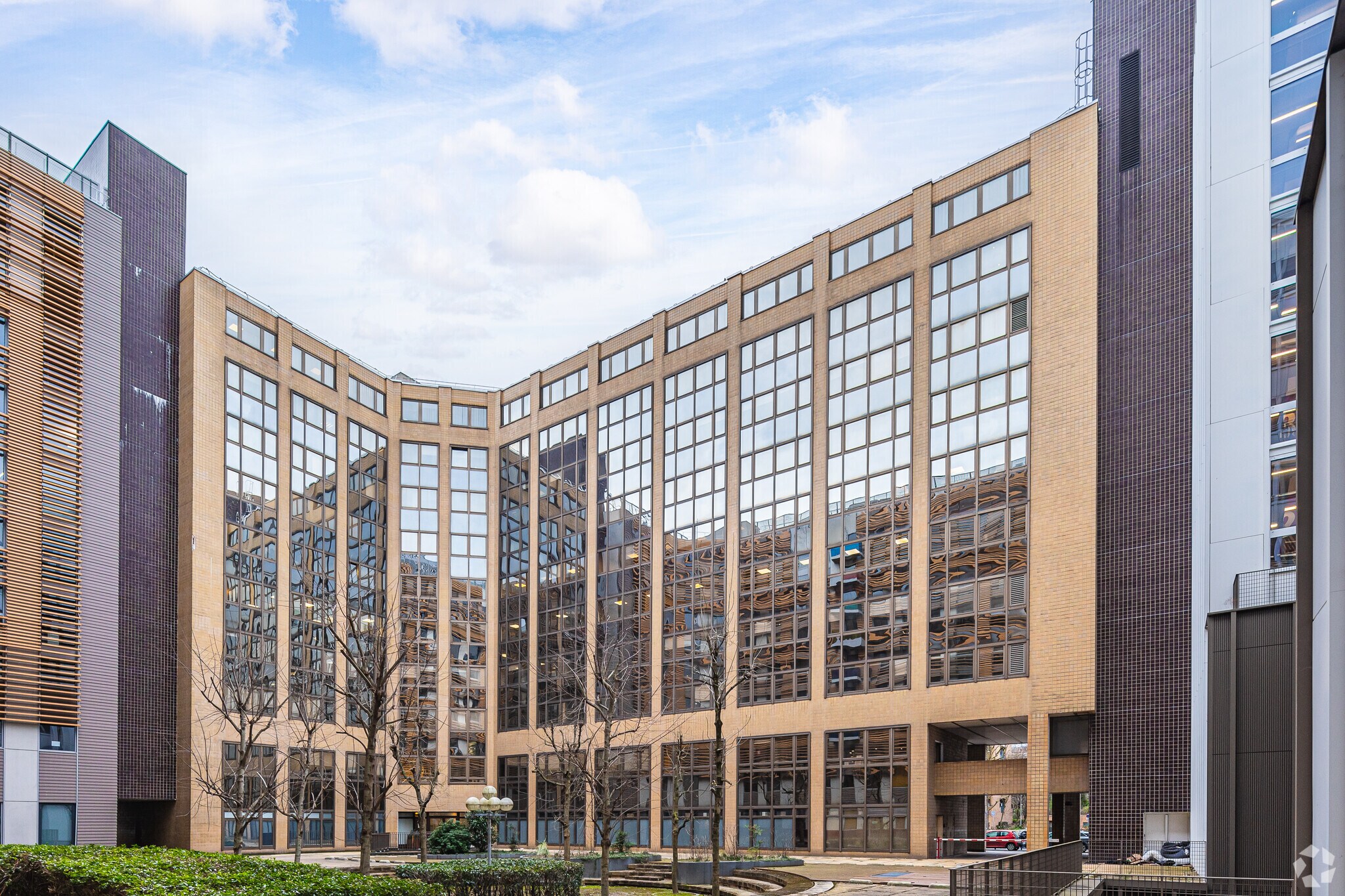 Office in Nanterre for lease Primary Photo- Image 1 of 4