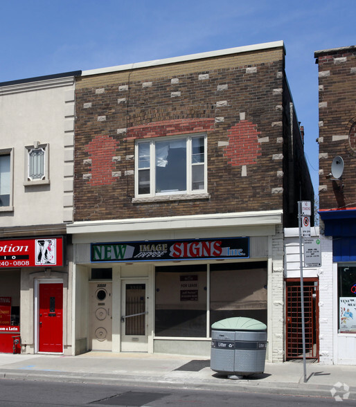 3350 Dundas St, Toronto, ON for sale - Primary Photo - Image 1 of 1