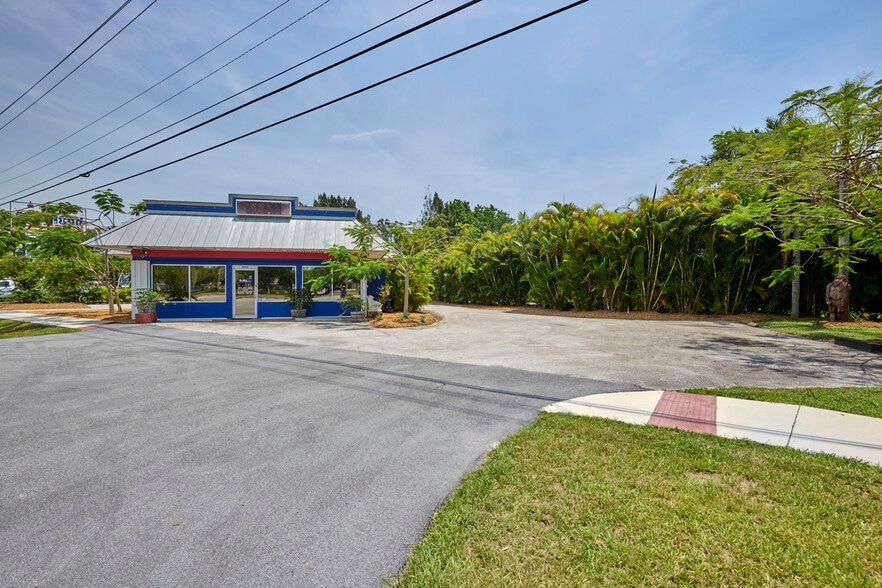2095 NW Federal Hwy, Stuart, FL for lease - Building Photo - Image 1 of 10