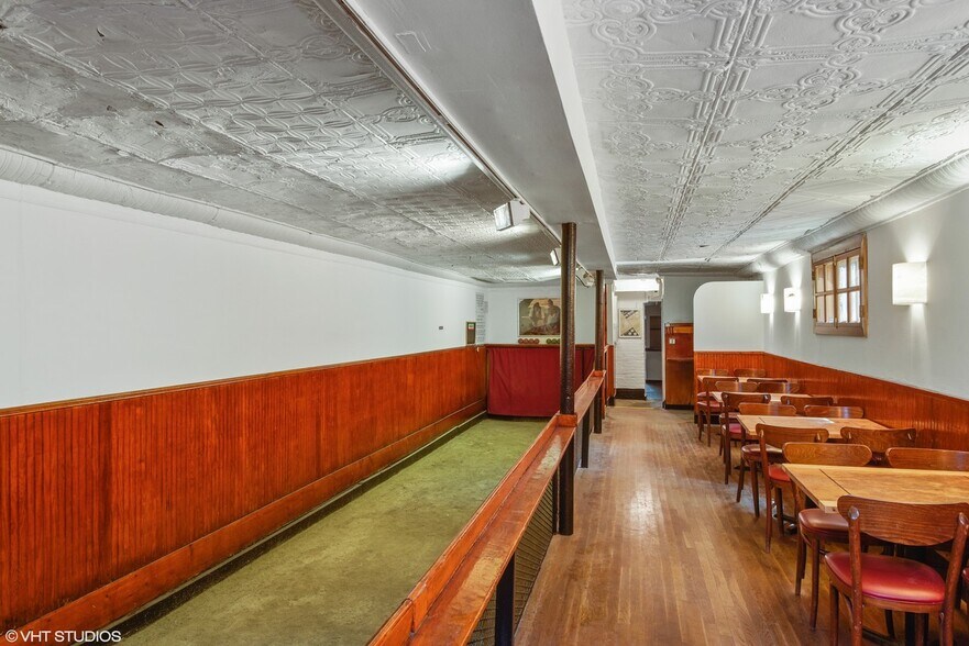 351-353 E 62nd St - Manhattan NYC portfolio of 2 properties for sale on LoopNet.com - Interior Photo - Image 3 of 13