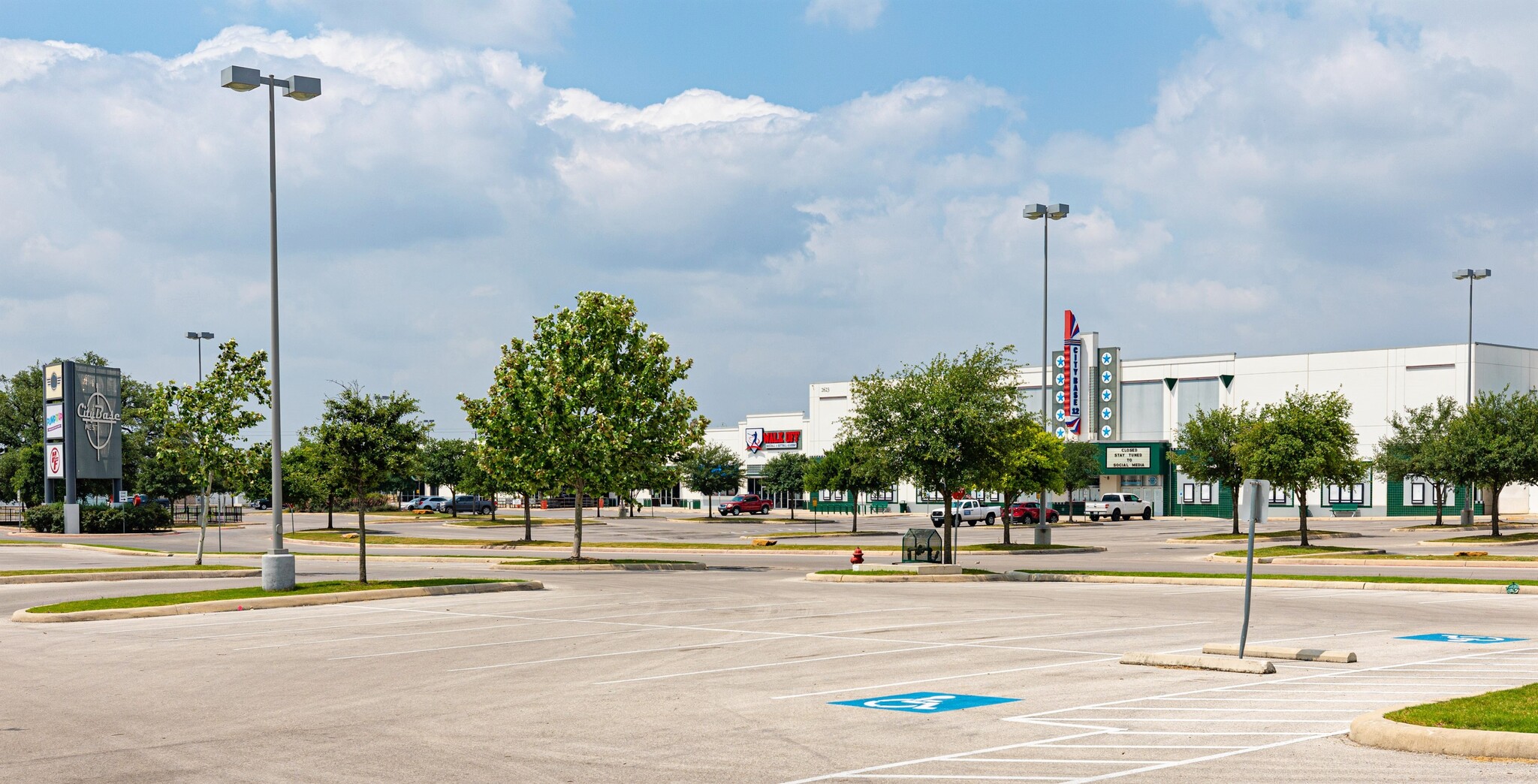 2623 SE Military Dr, San Antonio, TX for lease Building Photo- Image 1 of 2