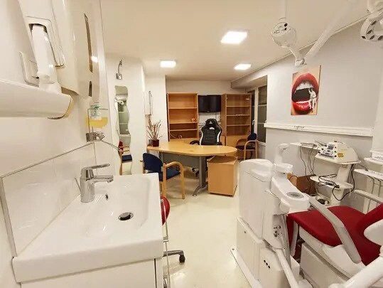 Flex in Le Plessis-Pâté for sale - Interior Photo - Image 3 of 7