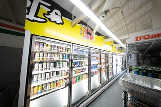 8506 Santa Fe Ave, Huntington Park, CA for lease Interior Photo- Image 2 of 32