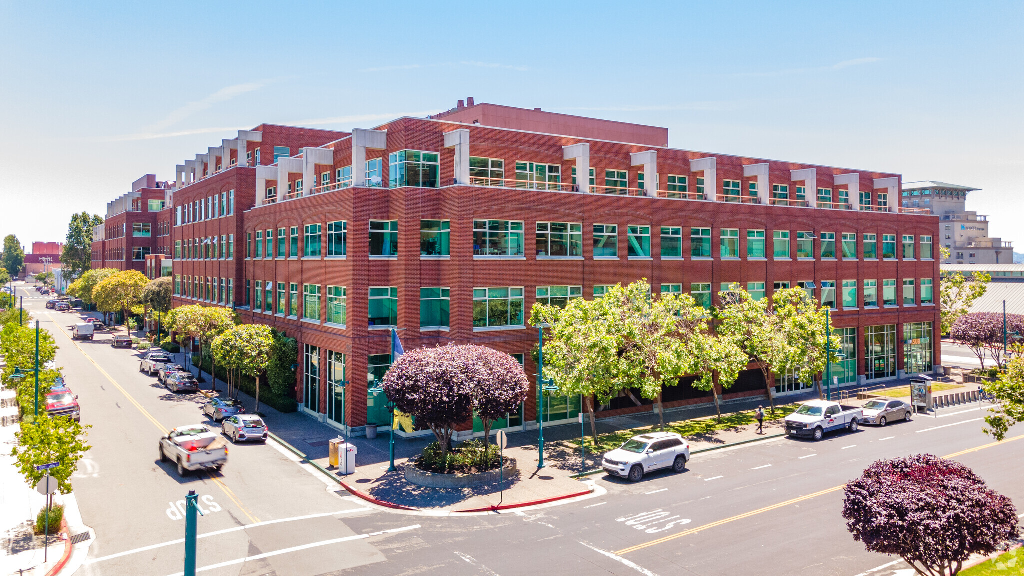 5885 Hollis St, Emeryville, CA for lease Building Photo- Image 1 of 8