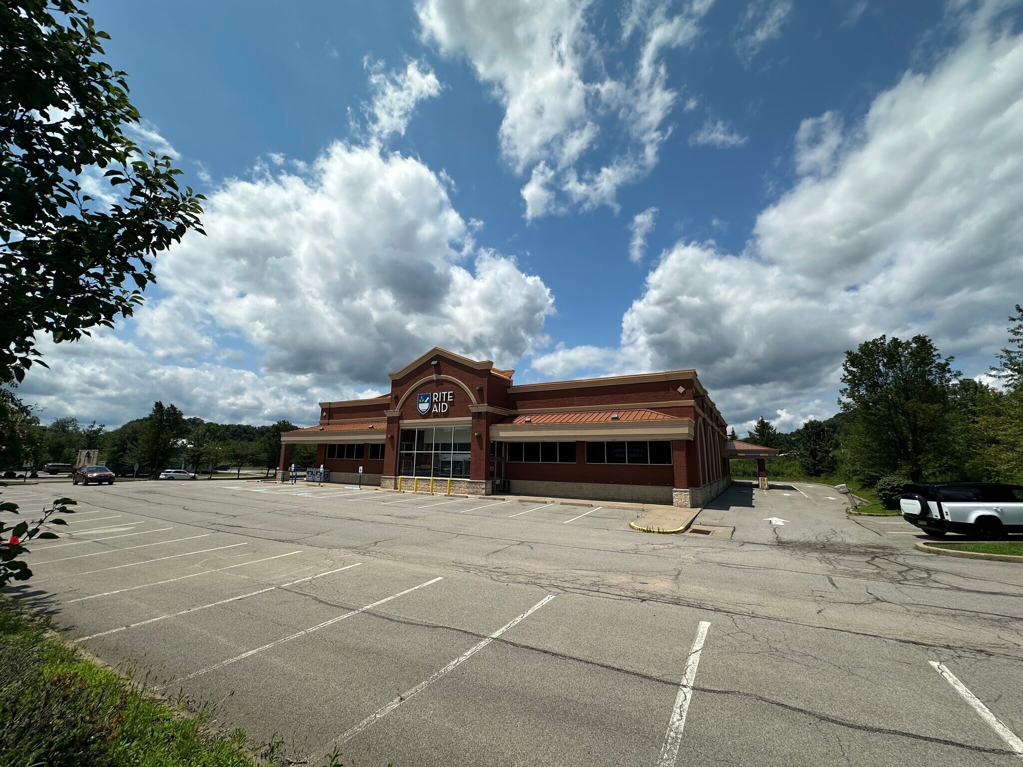 100 Seven Fields Blvd, Mars, PA for lease Building Photo- Image 1 of 10