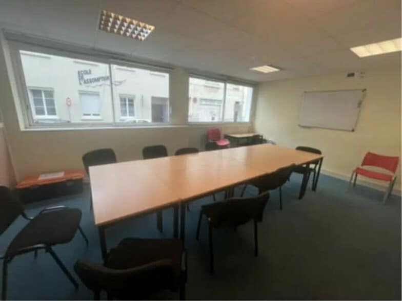 Office in Le Havre for lease - Interior Photo - Image 3 of 5