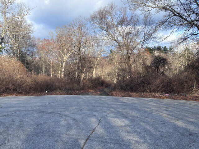 24 Commerce Dr, Monroe, CT for sale - Building Photo - Image 1 of 4