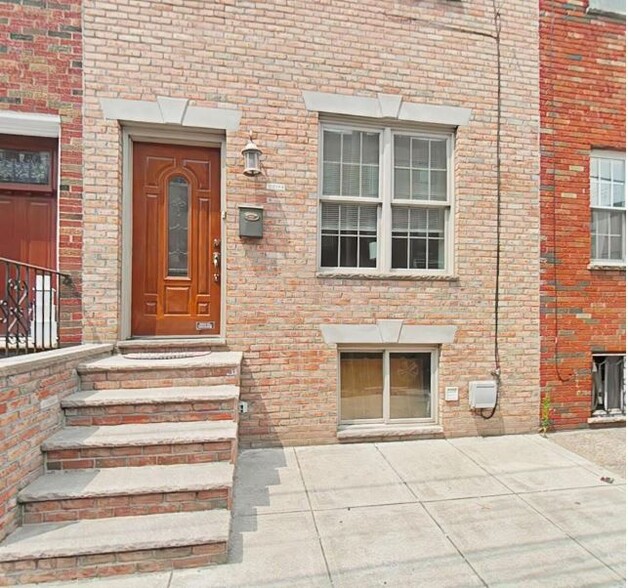 2204 S 15th St, Philadelphia, PA for sale - Primary Photo - Image 1 of 23