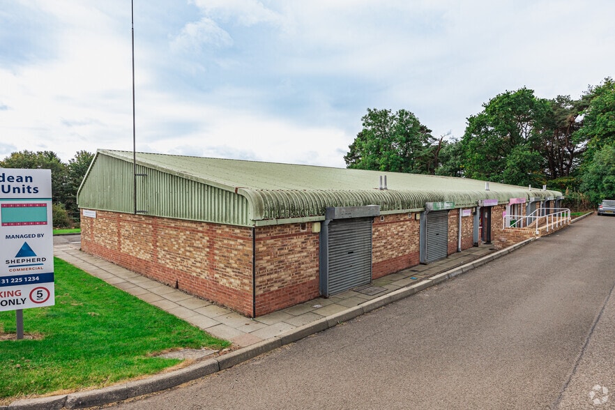 Carmondean Centre S, Livingston for lease - Building Photo - Image 2 of 2