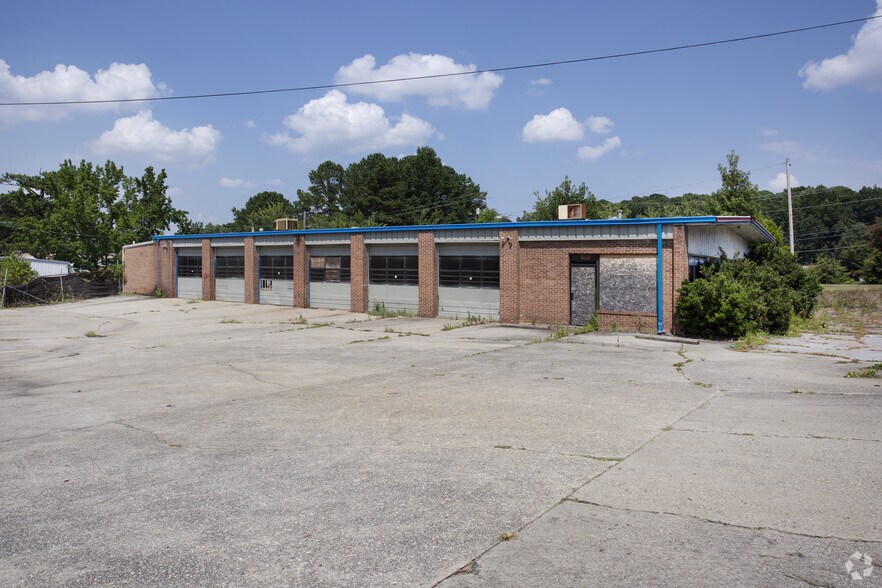 2319 Godby Rd, Atlanta, GA 30349