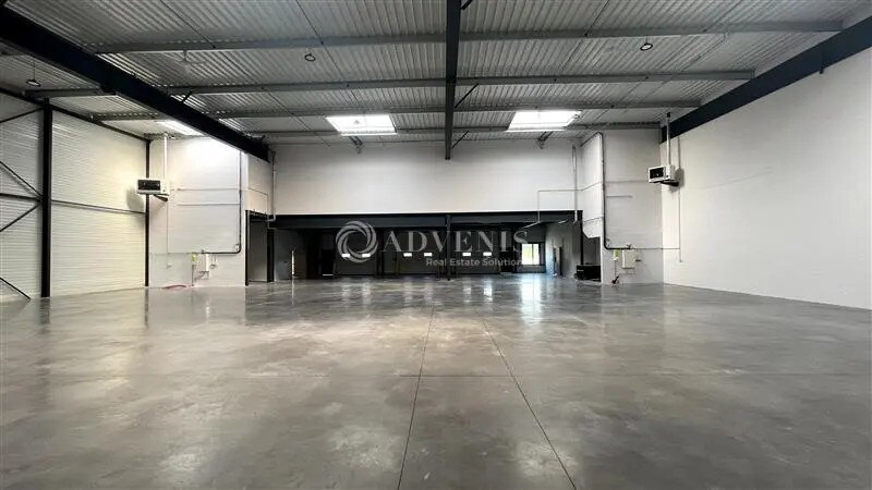 Flex in Courtry for lease - Building Photo - Image 2 of 6