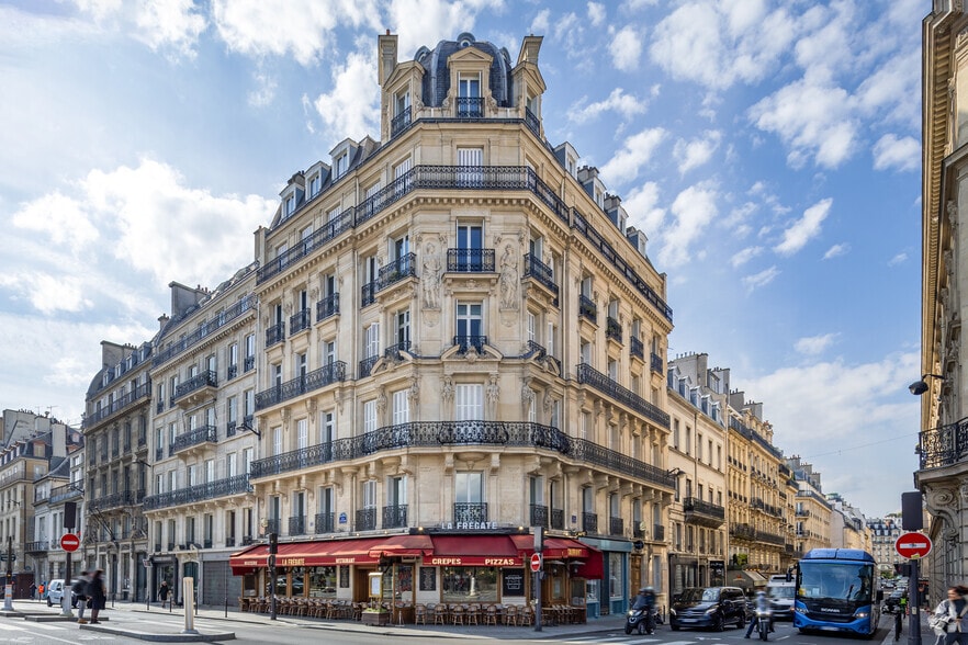1 Rue Du Bac, Paris for lease - Primary Photo - Image 1 of 2