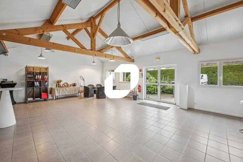 Flex in Clairefontaine-en-Yvelines for sale - Building Photo - Image 3 of 26