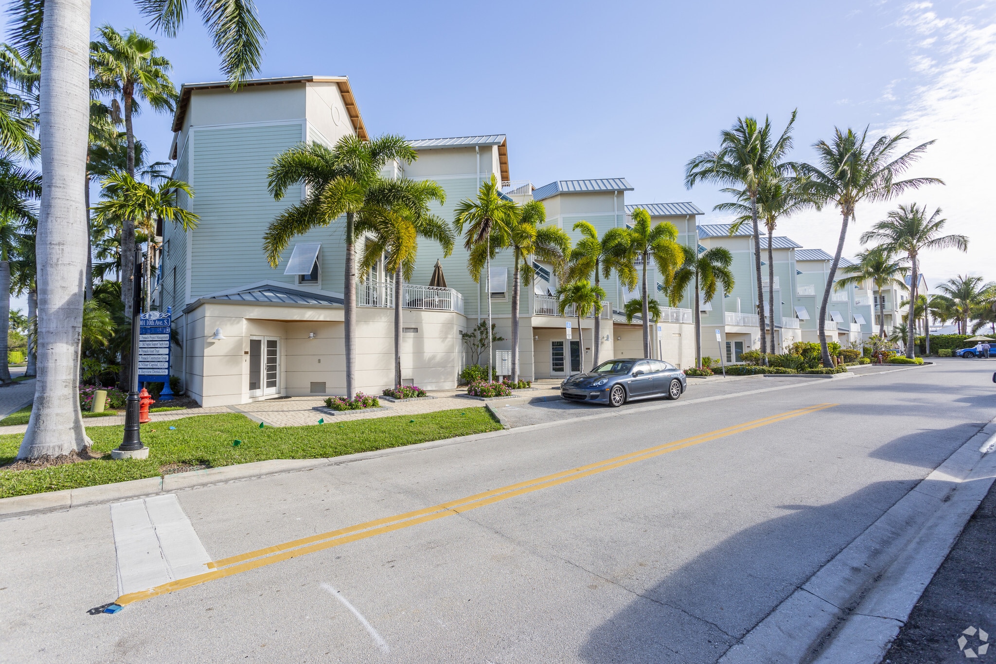 1001 10th Ave S, Naples, FL 34102 Old Naples Sea Port