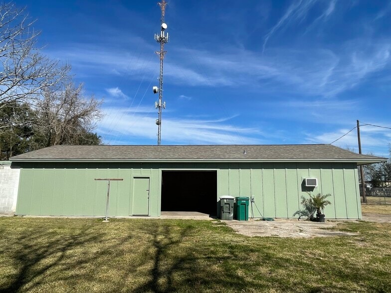 1600 3rd Ave, La Marque, TX for lease - Building Photo - Image 3 of 13