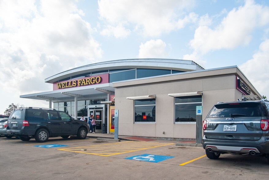 4921 Garth Rd, Baytown, TX for sale - Building Photo - Image 1 of 1