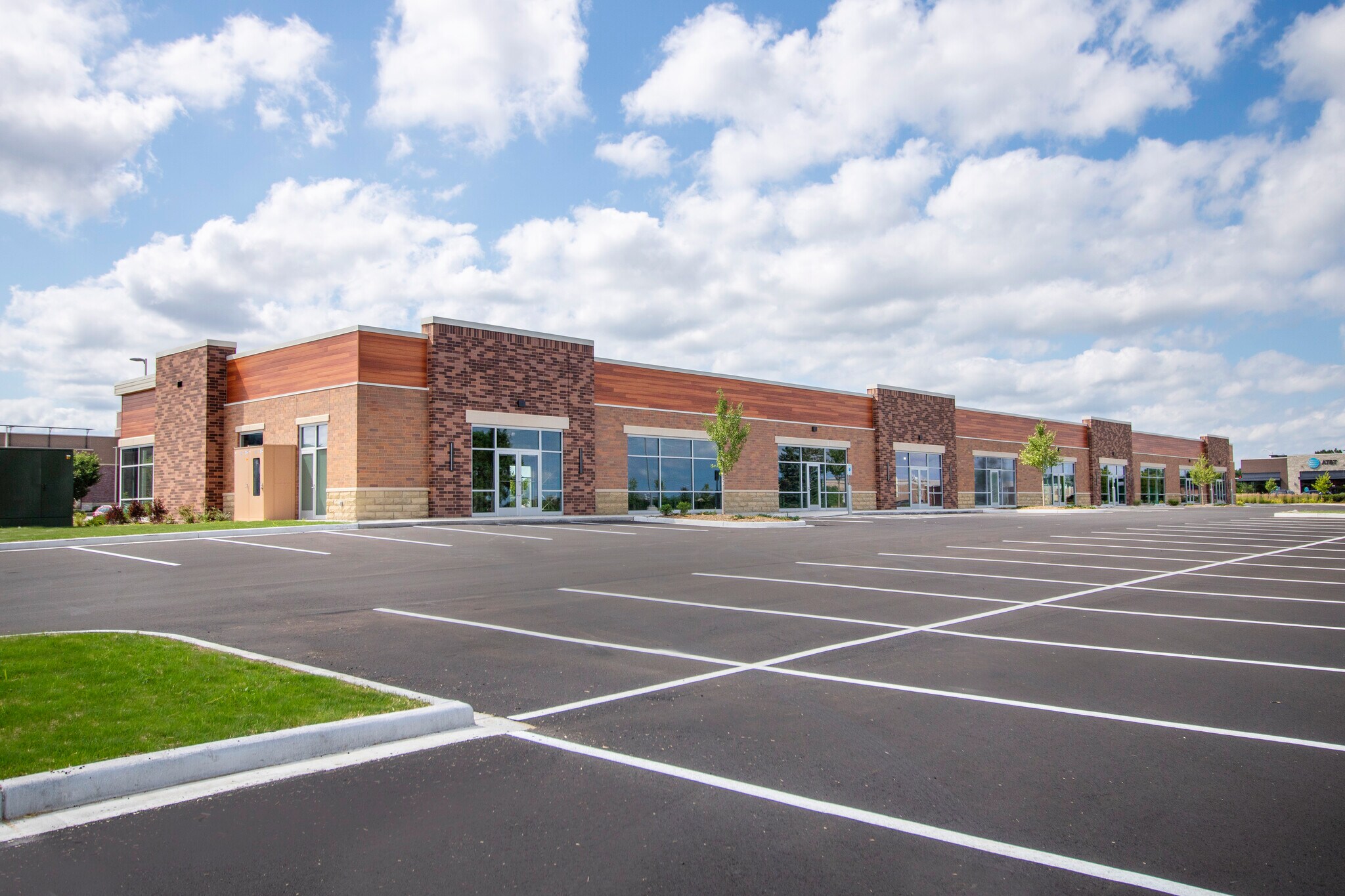 350 Discovery Dr, Brookfield, WI for lease Building Photo- Image 1 of 10