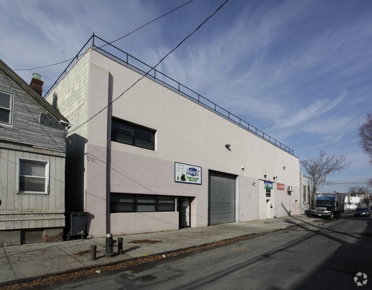 20-28 119th St, College Point, NY for sale - Primary Photo - Image 1 of 1