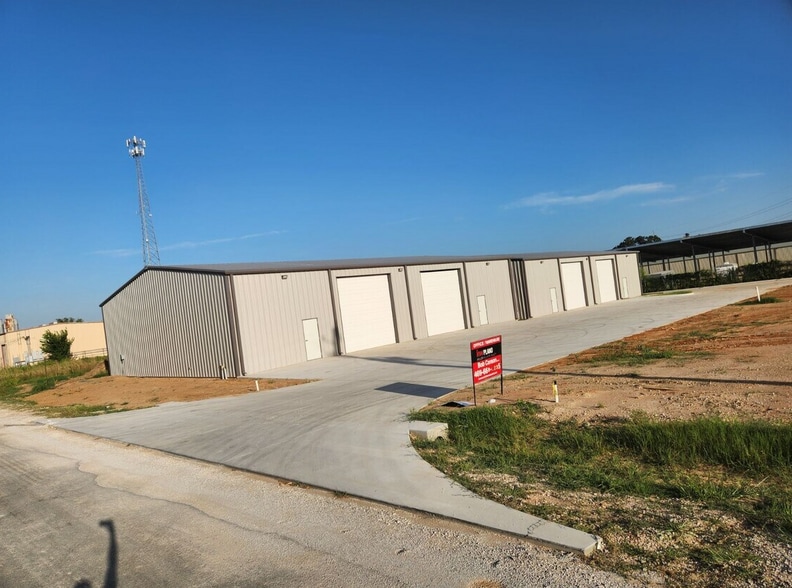 Aubrey Industrial Park portfolio of 4 properties for sale on LoopNet.com - Building Photo - Image 2 of 2