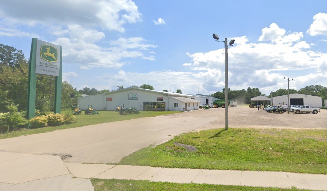 1801 11th St, DeWitt, IA for sale Primary Photo- Image 1 of 1