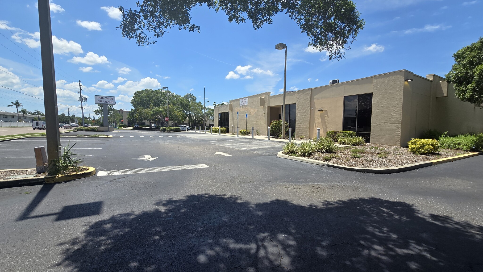 8181 54th Ave N, Saint Petersburg, FL for lease Building Photo- Image 1 of 10
