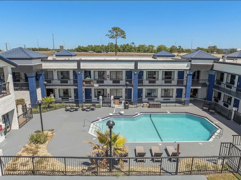 8750 E Colonial Dr, Orlando, FL for sale - Building Photo - Image 3 of 14