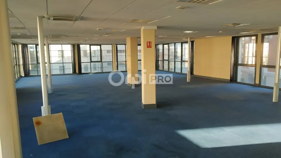 Office in Reims for lease - Interior Photo - Image 3 of 8