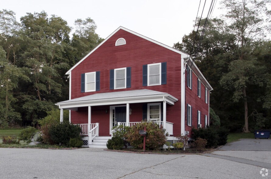 2128 Main Rd, Tiverton, RI for sale - Primary Photo - Image 1 of 1