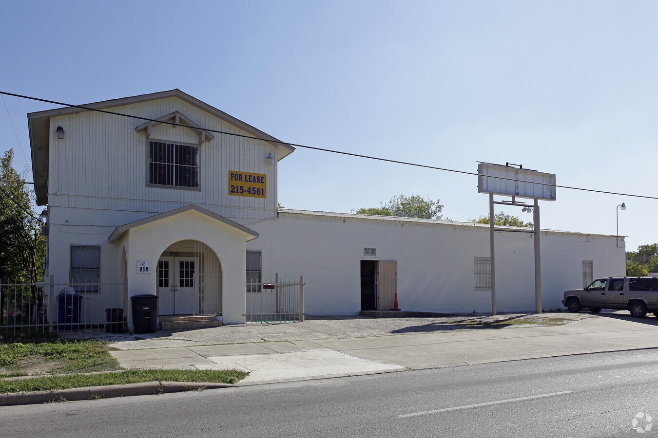 858 S Acme Rd, San Antonio, TX 78237