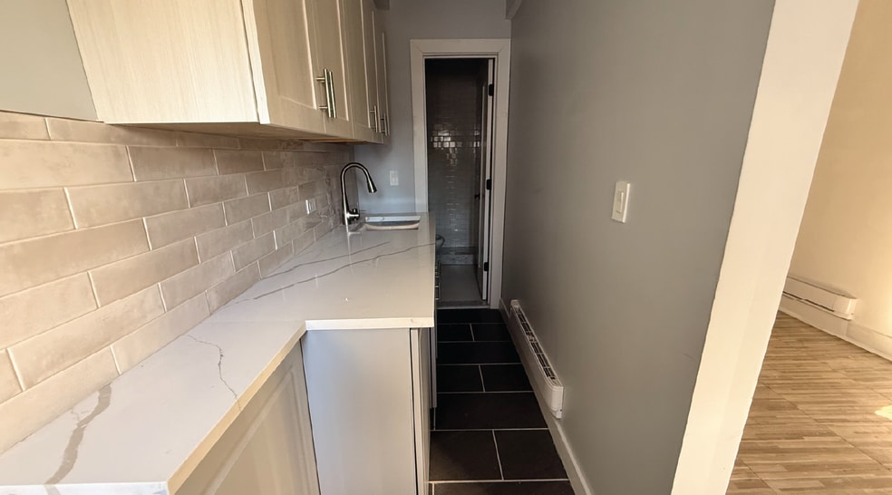 1809 Decatur St, Ridgewood, NY for lease - Building Photo - Image 2 of 6