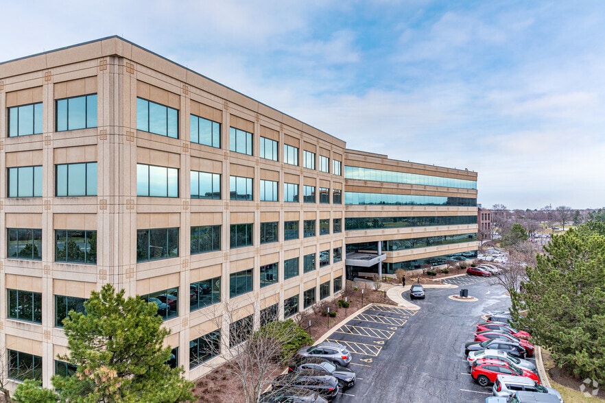 2300 Cabot Dr, Lisle, IL for lease - Building Photo - Image 1 of 6