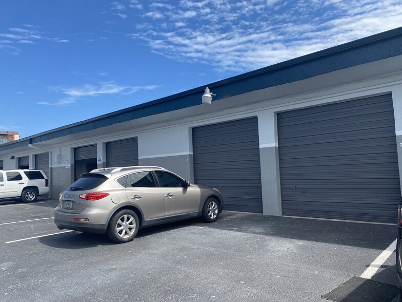 2003-2033 W McNab Rd, Pompano Beach, FL for lease - Building Photo - Image 3 of 13