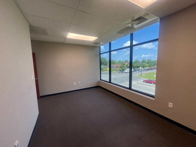 597 Old Mount Holly Rd, Goose Creek, SC for sale - Interior Photo - Image 1 of 10