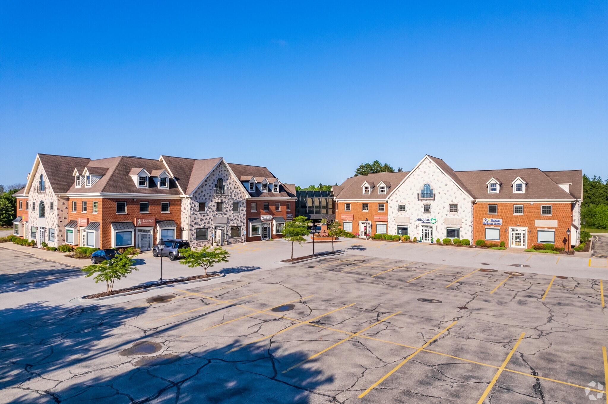 11649 N Port Washington Rd, Mequon, WI 53092 Lexington Square