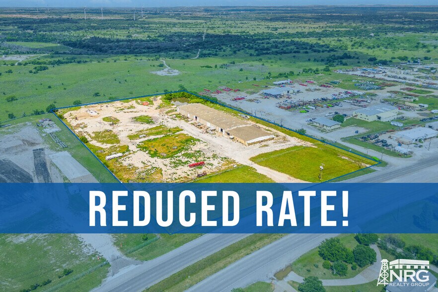 1136 S Main St, Jacksboro, TX 76458